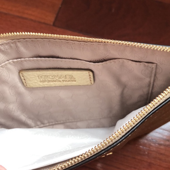 NWT Gold Michael Kors Zip Clutch - Picture 7 of 8